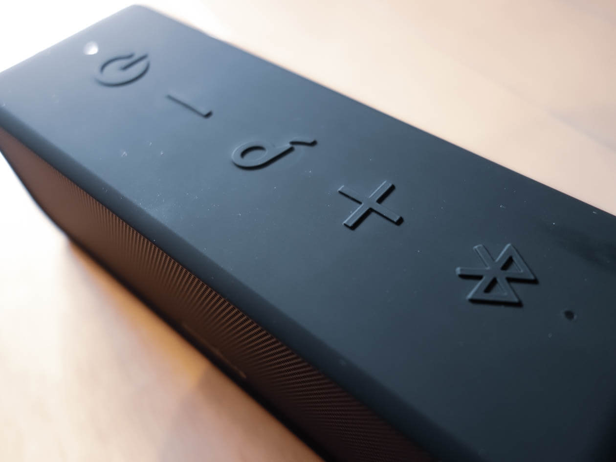 本体上部に操作ボタンがあり、わかりやすい