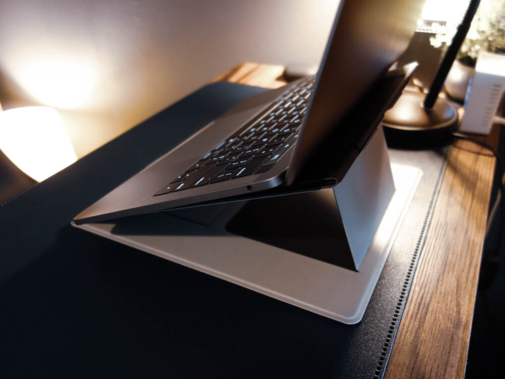 「MOFT Z」はPCスタンド